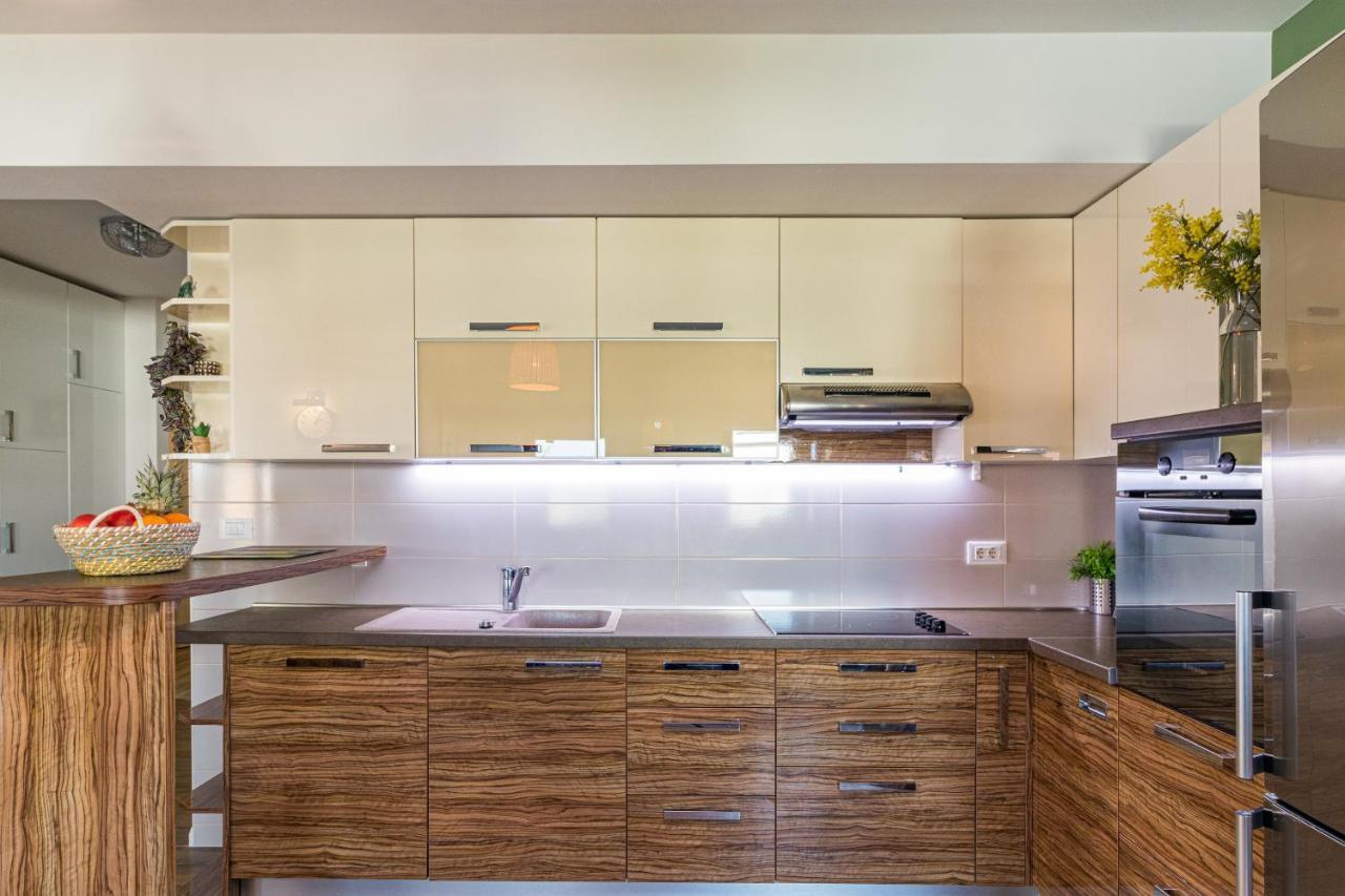 Lovely Istrian Apartment With A Private Swimming Pool And A Charming Garden Banjole Esterno foto
