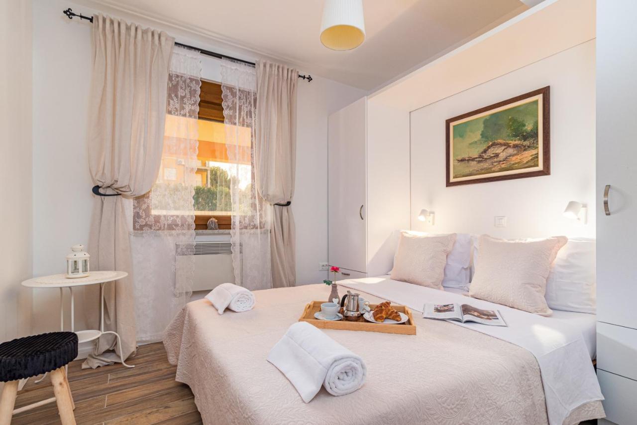 Lovely Istrian Apartment With A Private Swimming Pool And A Charming Garden Banjole Esterno foto