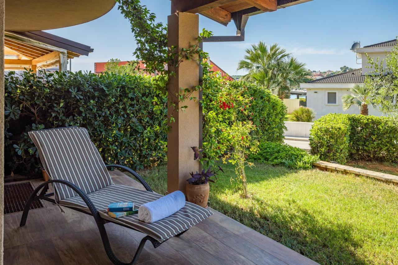 Lovely Istrian Apartment With A Private Swimming Pool And A Charming Garden Banjole Esterno foto
